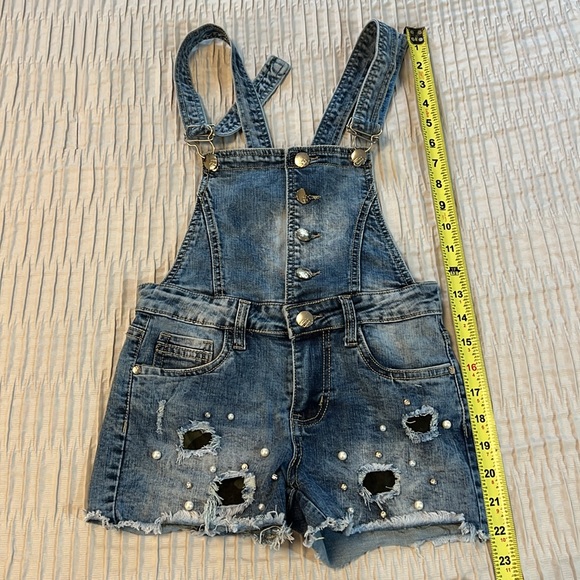 ❗️BUNDLE SALE 4 for $20 - NWOT Girls Jeans Overall Shorts - Picture 9 of 10